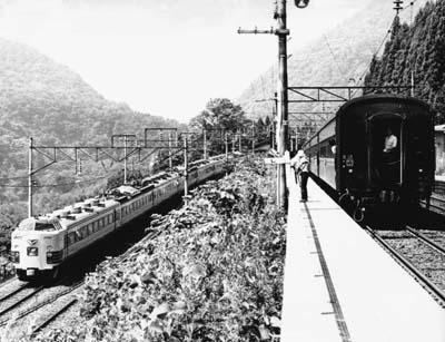 198408akaiwa00m.jpg